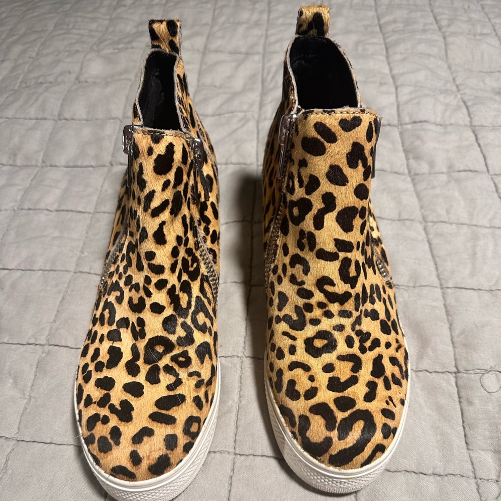 Steve Madden calf skin wedge tennis shoe bootie